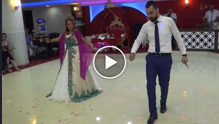 Harika çiftten çok harika erik dalı kaşık oyunu.. Kesinlikle izlemeye değer